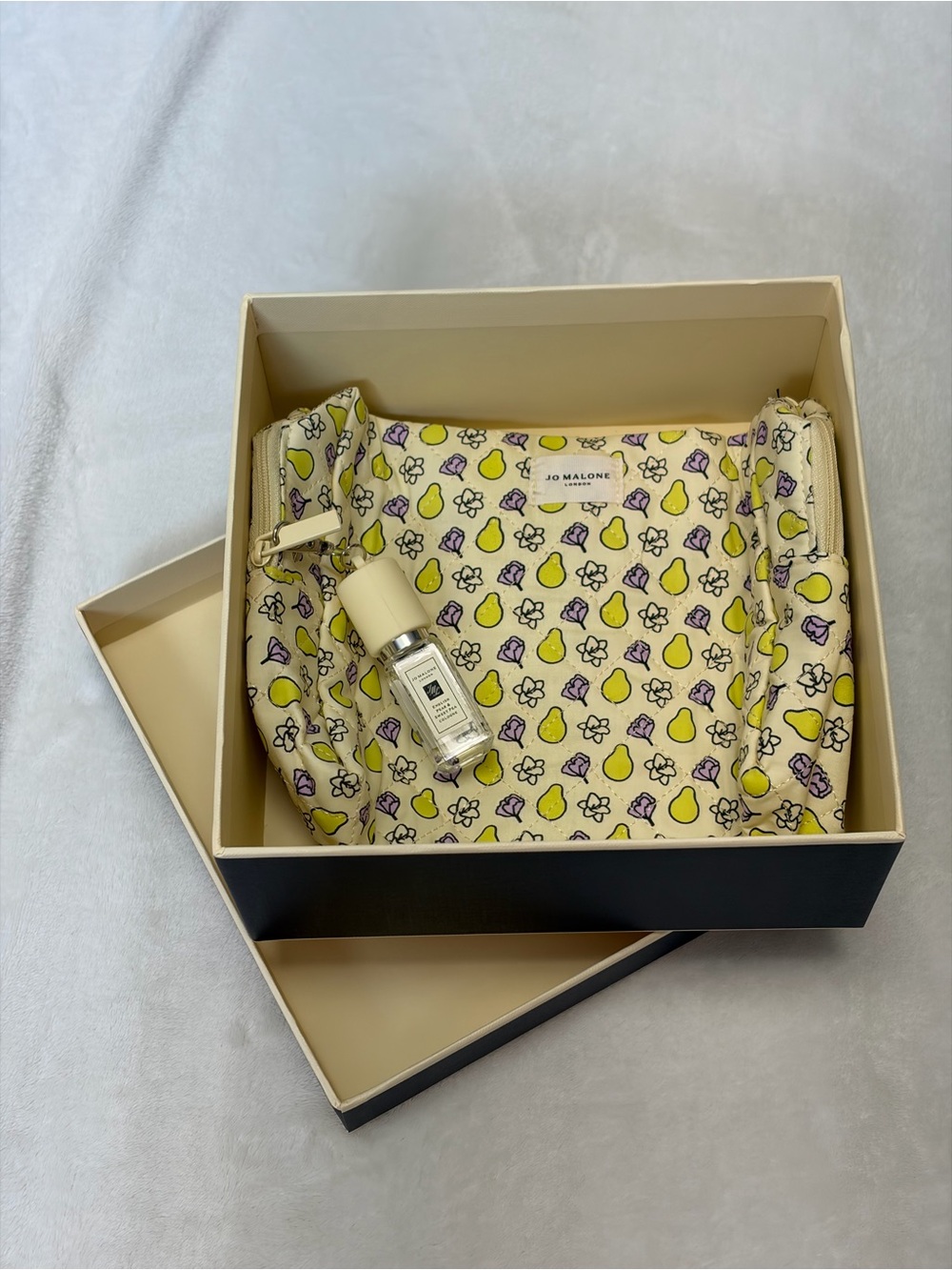 Jo Malone London Quilted Floral Zip Pouch Cream w/ Full Perfume Charm With Box